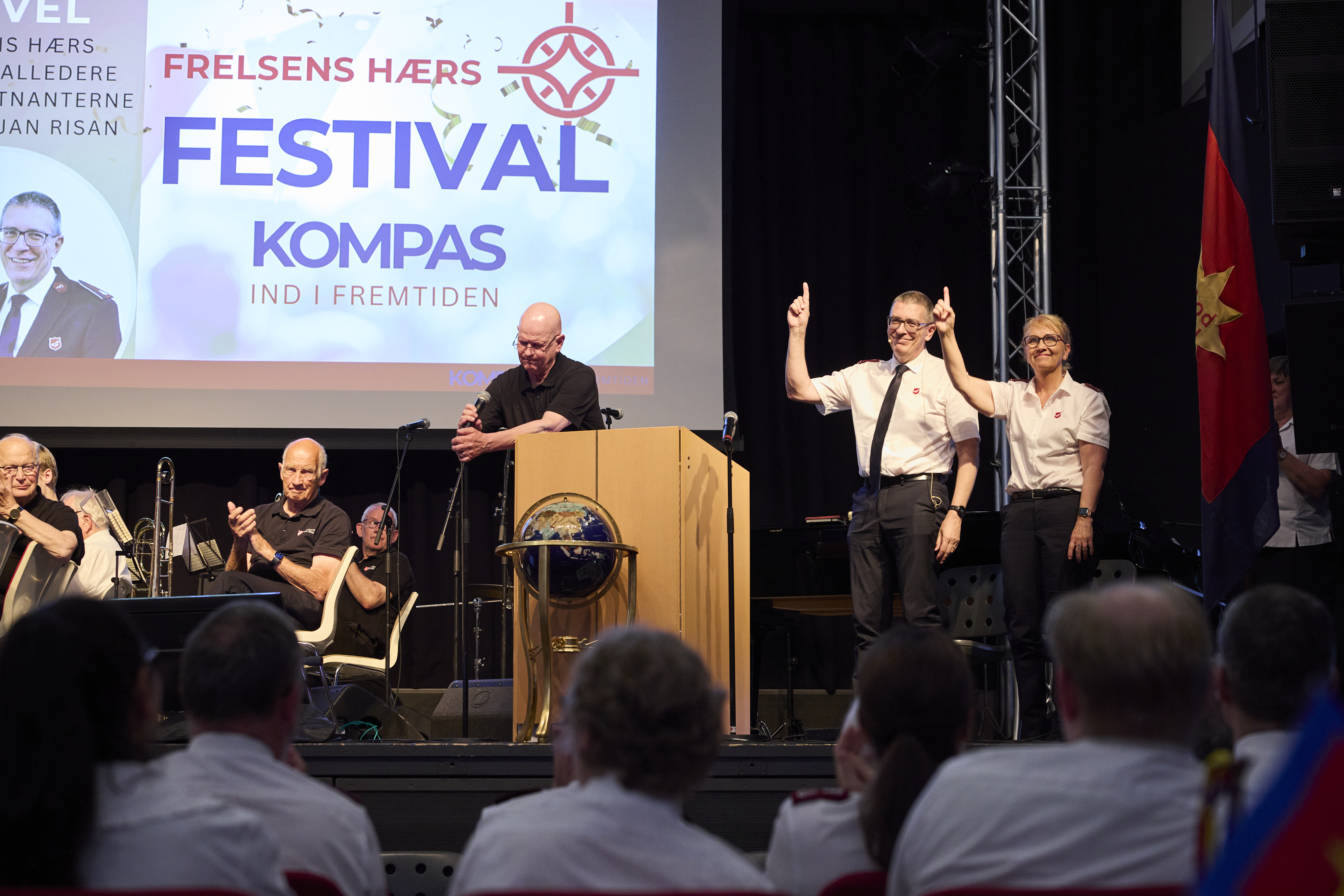 Lieut-Colonels Jan and Kjersti Risan give the Salvation Army salute