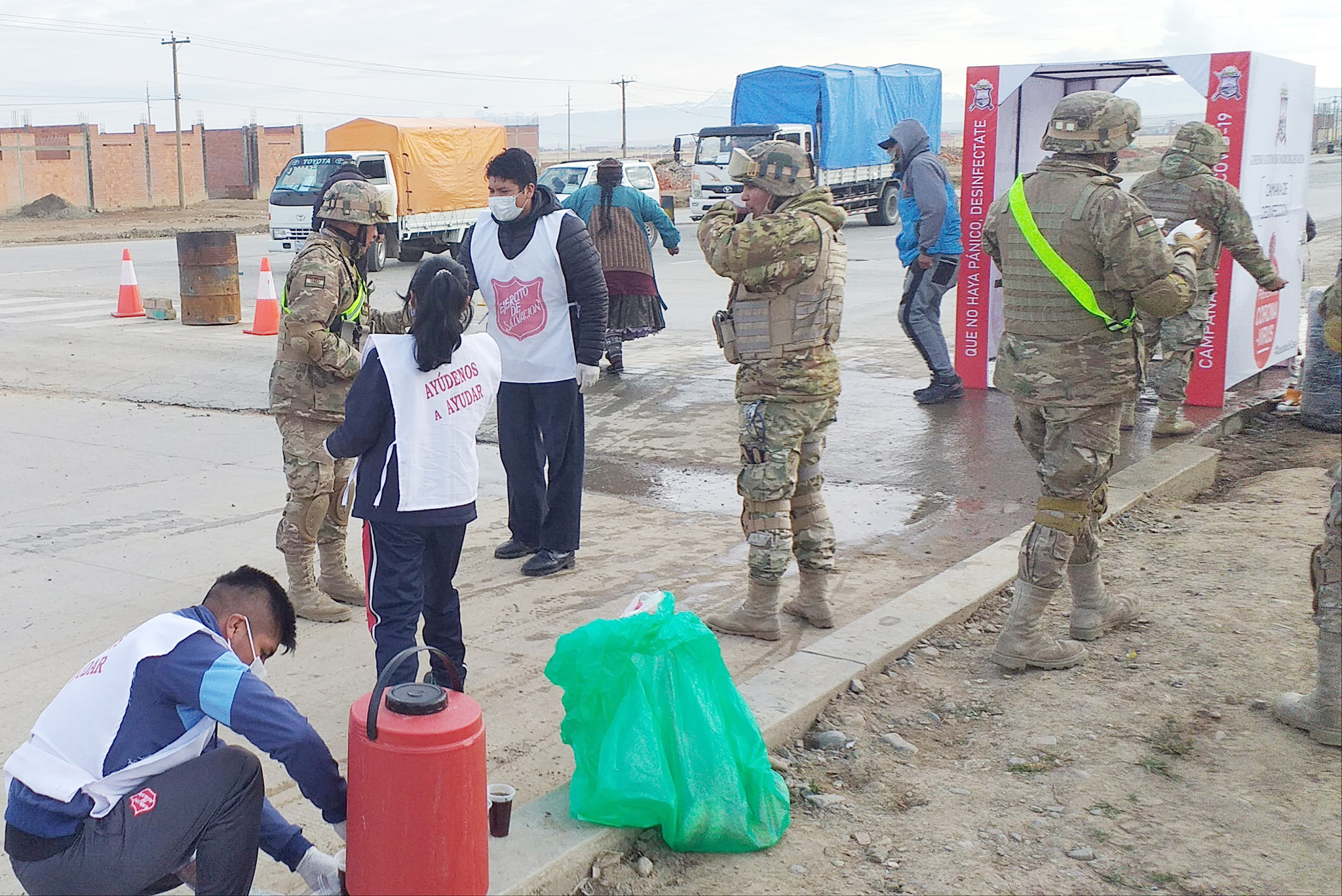 Cuerpo Vilachi serving with the military in La Paz, Bolivia