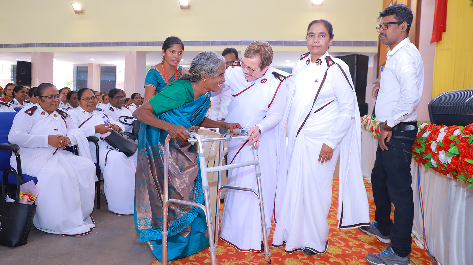 Commissioner Rosalie Peddle meets members of women’s self-help groups (Mela)