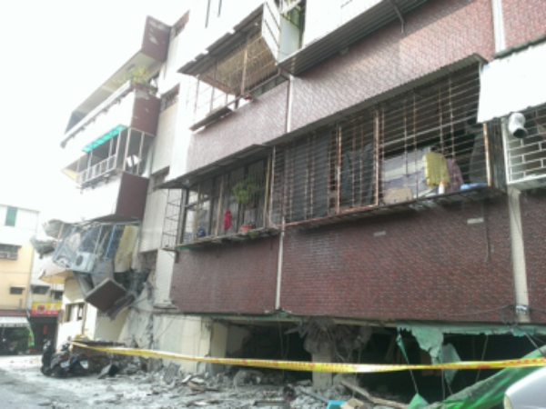 Collapsed building in Tainan 