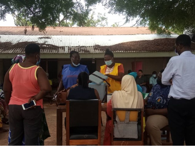 Ghana Urban Aid Clinic dispensing COVID vaccine