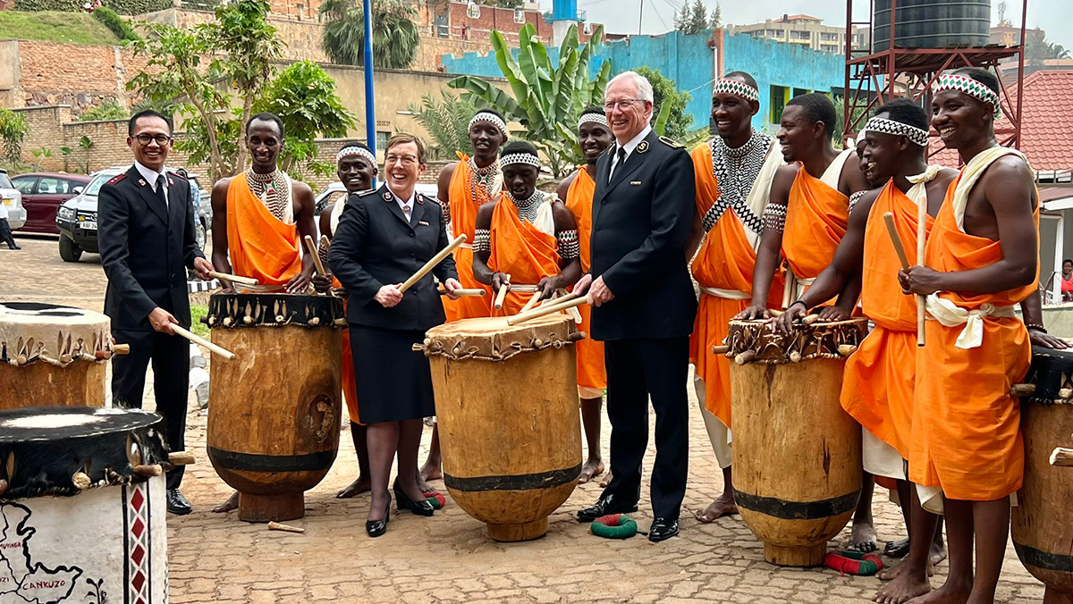 The international leaders are welcomed to the command headquarters in Kigali