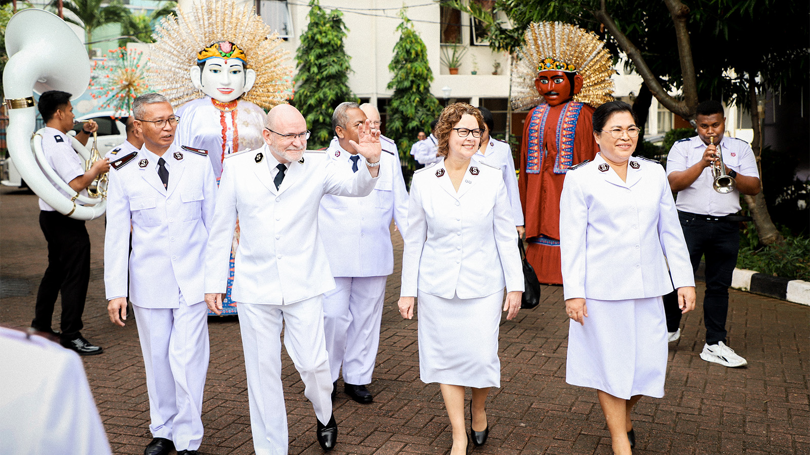 The international leaders are welcomed with an ondel-ondel performance