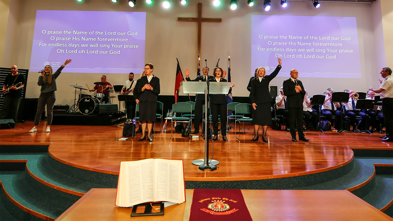 Worship during the South Australia/Northern Territory rally in Adelaide (Photo: Duan Kereru)