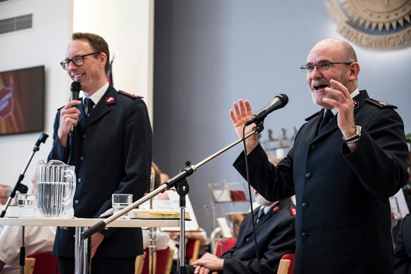 Commissioner Lyndon Buckingham leads worship