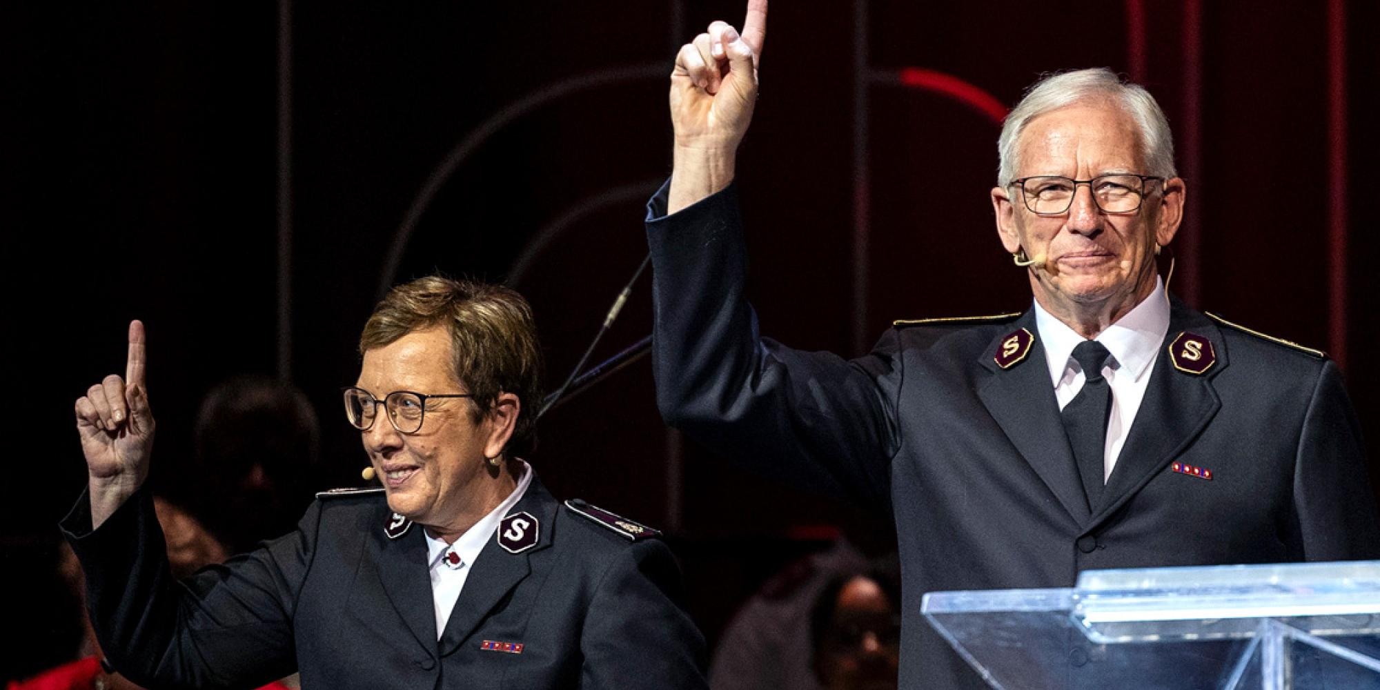 General Brian Peddle and Commissioner Rosalie Peddle are welcomed by the Canada and Bermuda Territory