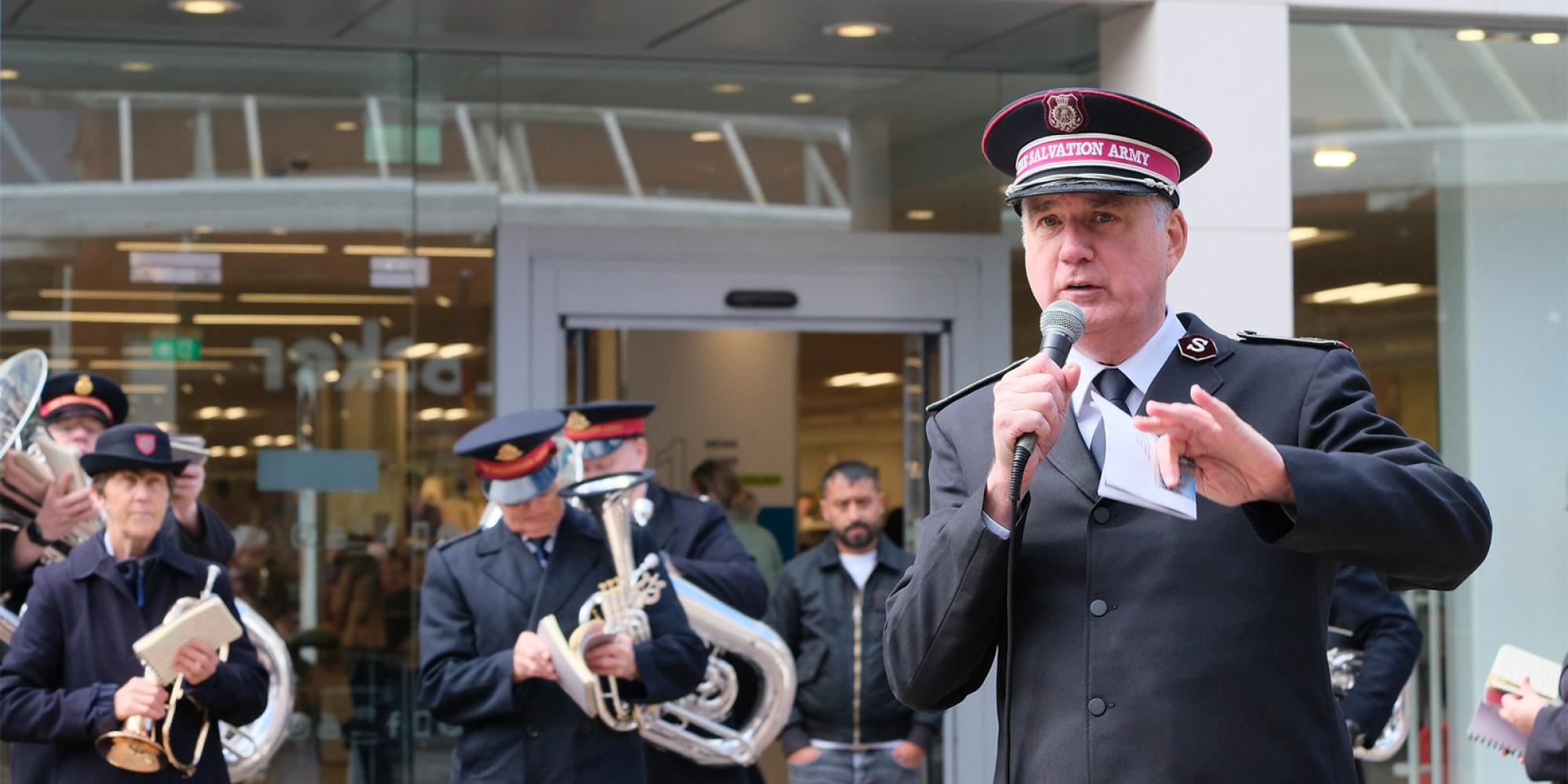 The Chief of the Staff preaches in the high street