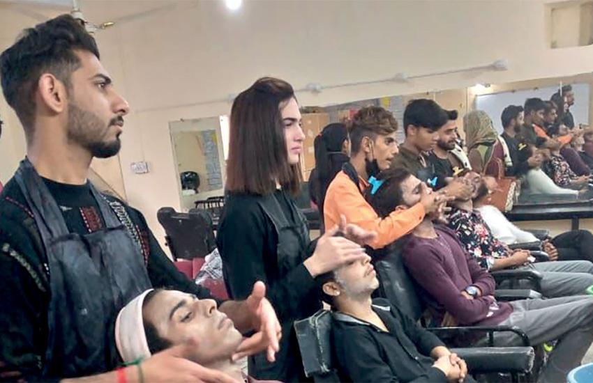 Students training as make-up artists