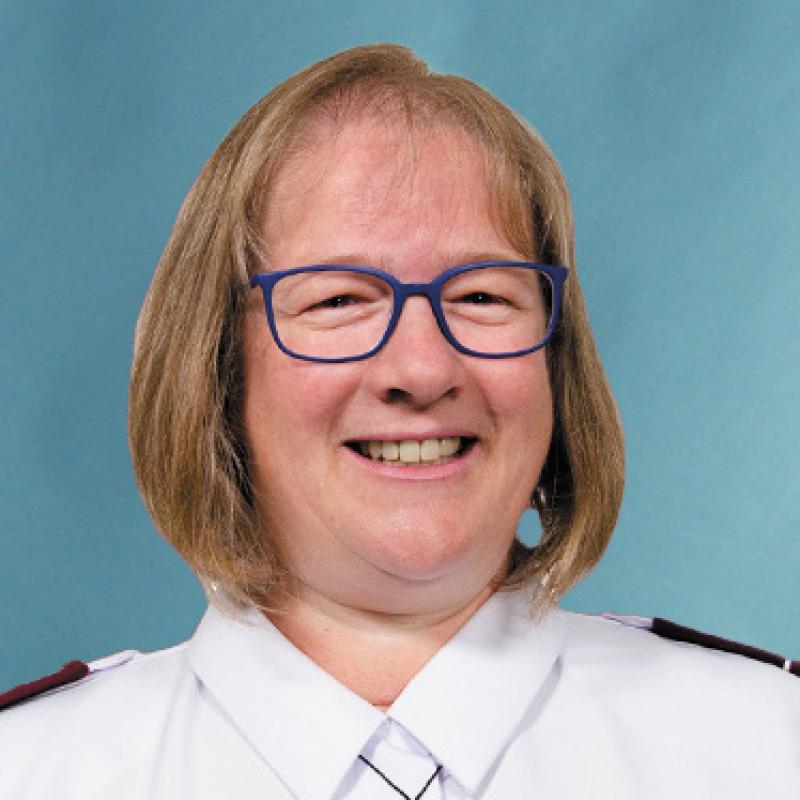 Headshot of Lieut-Colonel Liz Gainsford