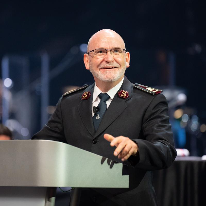 General Lyndon Buckingham addresses the congregation